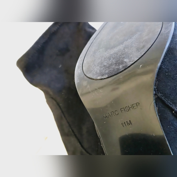 Marc Fisher Women's Faux Suede Black Ankle Booties Block Heels Size 11 - Picture 17 of 17